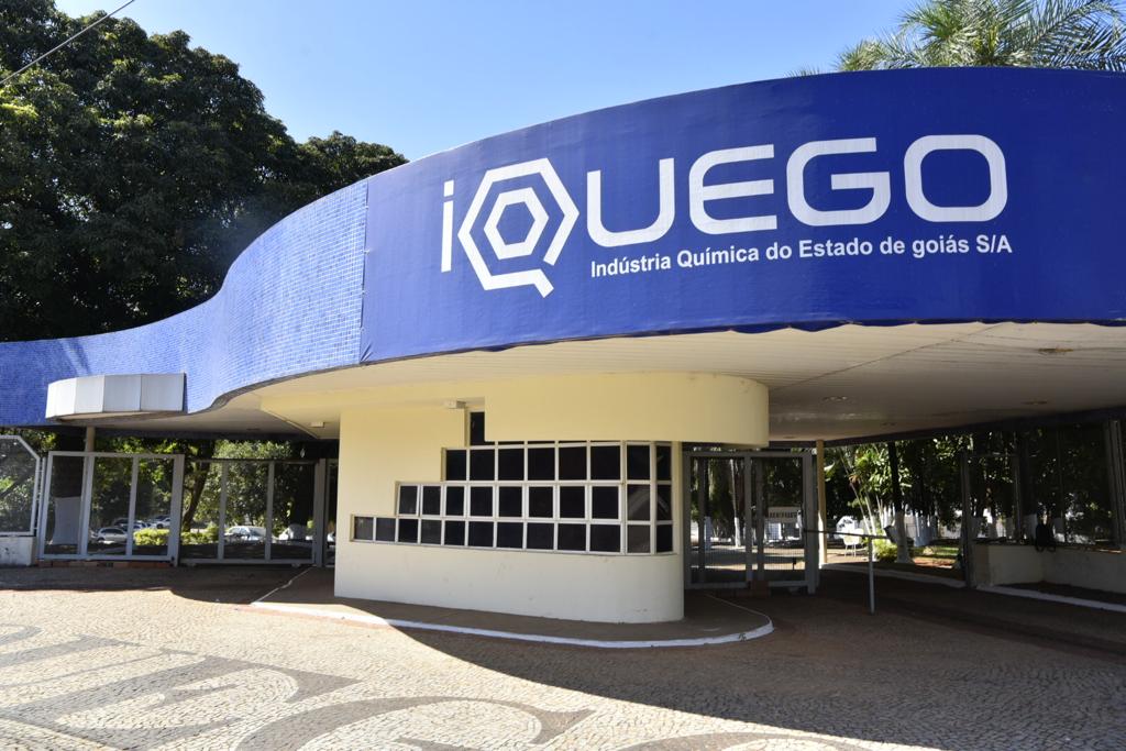 Depois de 7 anos, Governo de Goiás retoma atividades da Iquego com a produção de álcool 70%