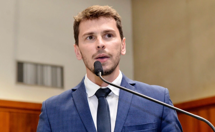 Maycllyn Carreiro defende ampliação de atribuições da Agehab para incentivo à moradia.