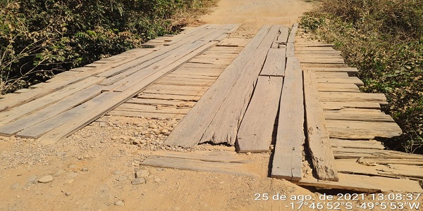 Secretaria de Obras informa sobre interdição de ponte do Ribeirão do Munho(Santa Rosa)