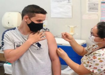 Goiânia vacina população contra a Covid em dois locais nesta segunda-feira