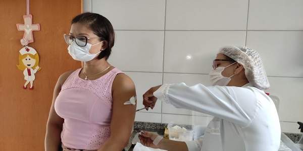SECRETARIA DE SAÚDE DIVULGA BALANÇO DO 2° DIA D DE VACINAÇÃO