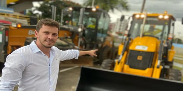 Maycllyn Carreiro ganha popularidade e espaço na pré-campanha de deputado estadual.