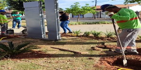 REVITALIZAÇÃO DA PRAÇA DA VILA BELA ESTÁ SENDO FINALIZADA
