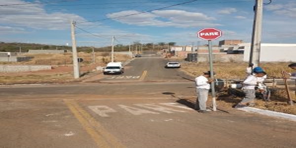 SMT INSTALA PLACAS VERTICAIS DE SINALIZAÇÃO