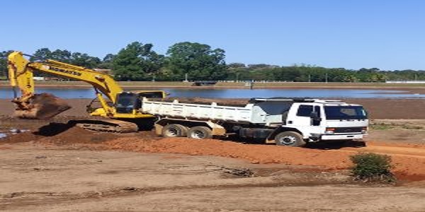 Obra de Limpeza do lago Recanto das Araras em estágio final