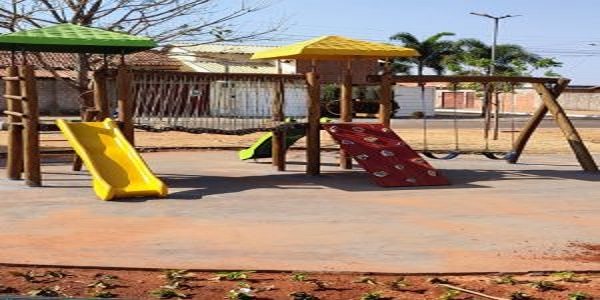 Praça do Setor Vera Cruz em fase final