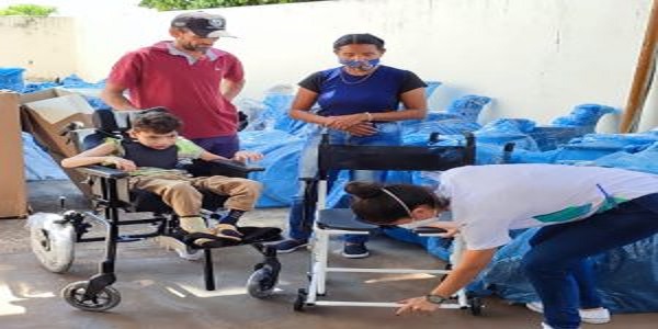 São Cottolengo entrega cadeiras, próteses e órteses em Morrinhos