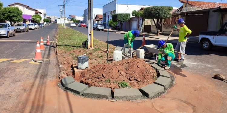 Prefeitura recupera meios da Avenida F