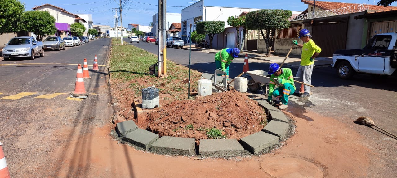 Prefeitura recupera meios da Avenida F