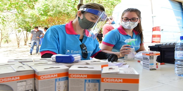 Enel oferece troca gratuita de lâmpadas em Morrinhos