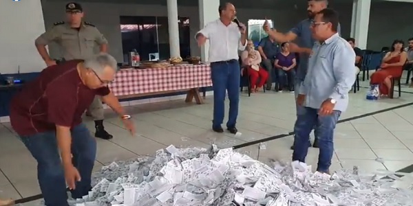 Uma mulher foi a ganhadora de 50 mil reais da Promoção Natal Grana Viva 2022 da ACIM