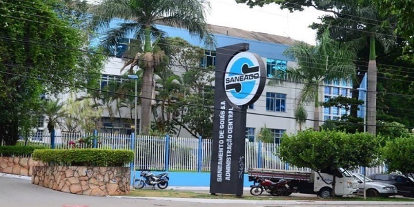 Saneago anuncia processo seletivo com salário de R$ 9 mil