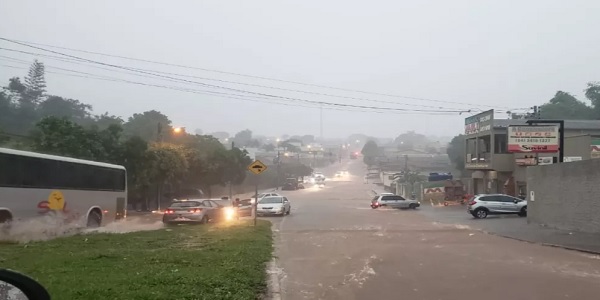 Morrinhos sofre com chuvas intensas, bombeiros registram 72,5 mm de precipitação