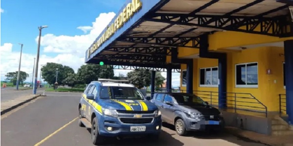 Criança de quatro anos é resgatada pela PRF em situação de vulnerabilidade na BR-153