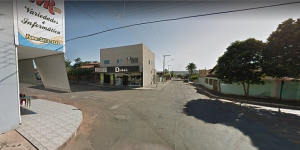 Mulher gravida é resgatada por Bombeiros após queda de moto na Rua Porto Alegre