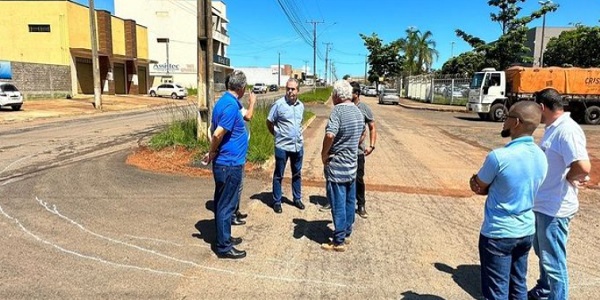 Prefeitura realiza estudo para implantação de rotatória próxima ao Fórum.