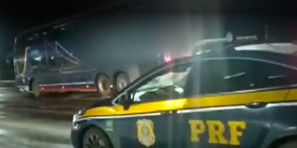 Ônibus que voltava de manifestações em Brasília é apreendido em Morrinhos