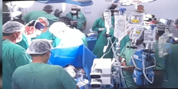 Gêmeas siamesas moradoras de Morrinhos são separadas após 11h de cirurgia