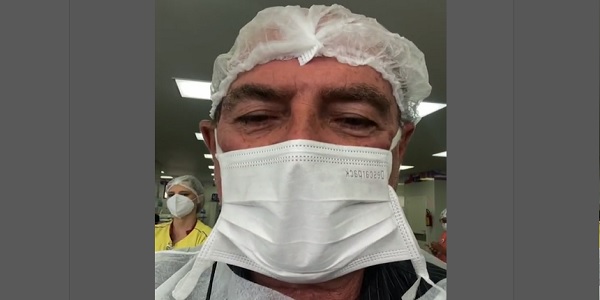 O cirurgião Zacharias Calil Grava vídeo na manhã deste sábado dentro da (UTI) e fala sobre recuperação das gêmeas siamesas. Assista o vídeo.