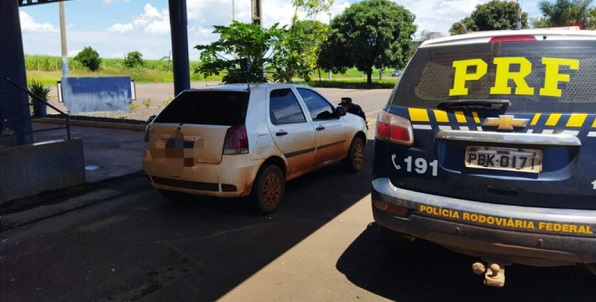 PRF em Morrinhos recupera PALIO roubado em Minas Gerais