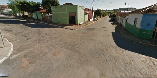 Acidente entre Honda Bros e uma Saveiro deixa um ferido em Morrinhos