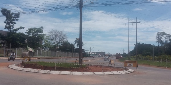 Atenção condutores de veículos e pedestres, tem  nova Rotatória na cidade. Saiba mais!