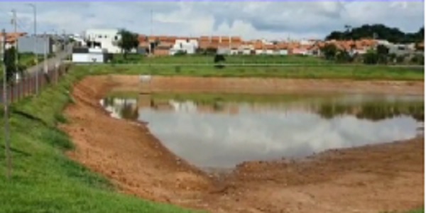 Vazamento de água é identificado no Lago do Cristina Parque em Morrinhos