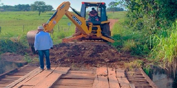 Equipes da Sinap iniciam manutenção em pontos críticos das estradas vicinais de Morrinhos