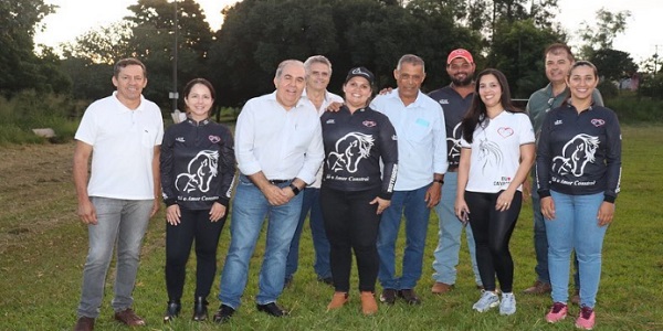 Prefeito anuncia doação de terreno para construção da sede própria da Equoterapia em Morrinhos