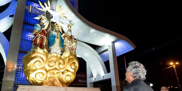Caiado sanciona lei que concede título de “Capital da Fé” a Trindade