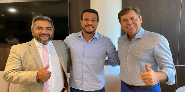 Vereador Leandro é recebido pelo presidente da ALEGO e solicita recursos para a causa animal e recapeamento asfáltico em Morrinhos