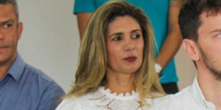 Núbia Ferreira sinaliza que pode retornar à política nas eleições municipais do próximo ano.