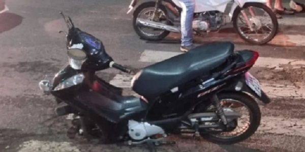 Acidente envolvendo duas motocicletas é registrado próximo ao Posto Goiás. VÍDEO!