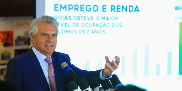 Caiado é o governador mais bem avaliado do País, com aprovação de 76%