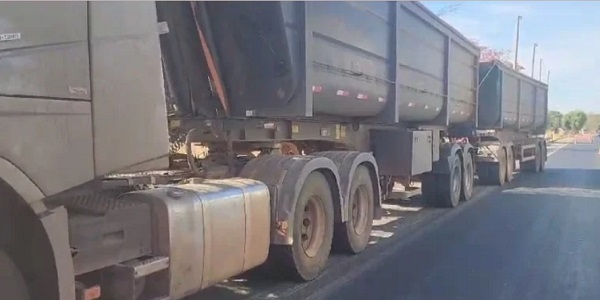 PRF Prende Caminhoneiro que Lançava Veículos para Fora da Pista e Usava Rebite na BR-153 em Morrinhos