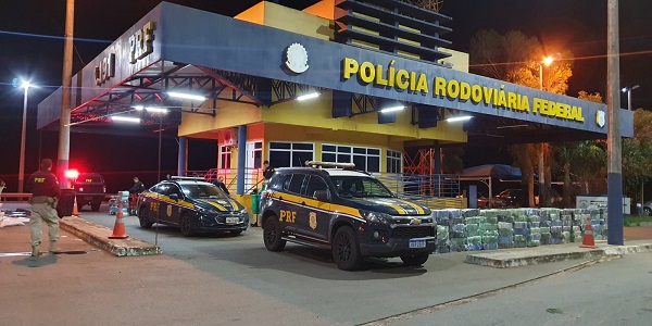 Motorista é preso com três toneladas de maconha na BR-153, em Morrinhos. VÍDEO!