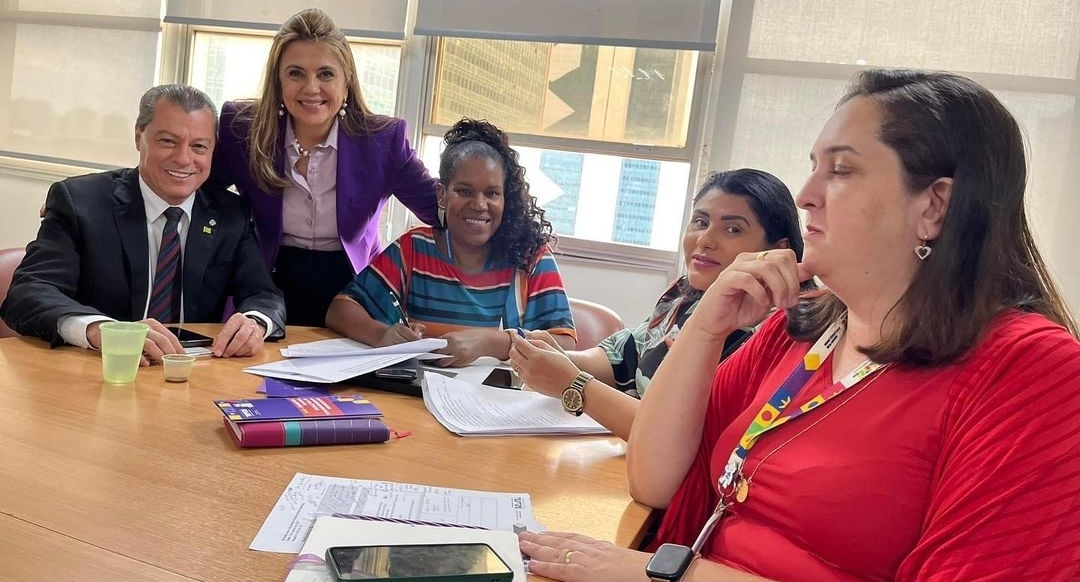 Em Brasília, Primeira-Dama Eneida Figueiredo Apresenta Projetos para Apoiar Mulheres em Morrinhos