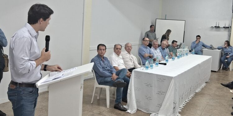 Daniel Vilela, Vice-Governador, Marca Presença na Assinatura de Créditos do Goiás Fomento para Cooperados da Complem