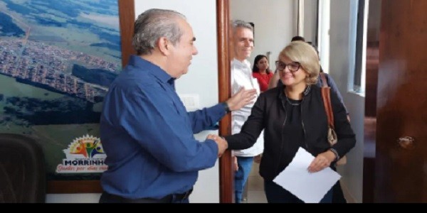 Prefeito Joaquim Guilherme assina termo de posse de 60 servidores efetivos