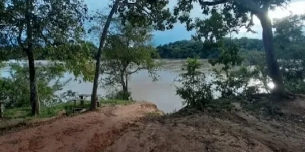 Pedaços De Corpo Humano São Encontrados Boiando Em Rio