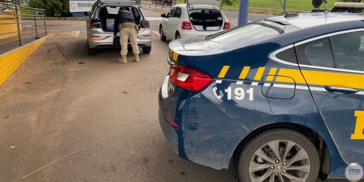 Polícia apreende em Morrinhos veículos e carga de celulares e eletrônicos importados ilegalmente do Paraguai