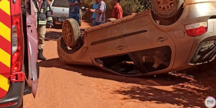Capotamento na Estrada do SIM em Morrinhos Deixa 2 Feridos. FOTOS!