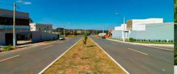 Moradores do Setor Portal do Lago Sofrem com Interrupção de Energia desde Ontem