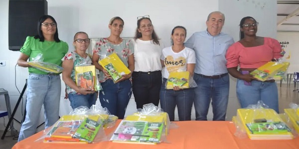 Prefeitura de Morrinhos inicia entrega de materiais escolares para rede municipal de ensino