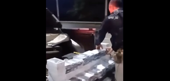PRF apreende carga milionária de celulares na BR-153 em Morrinhos. Vídeo!