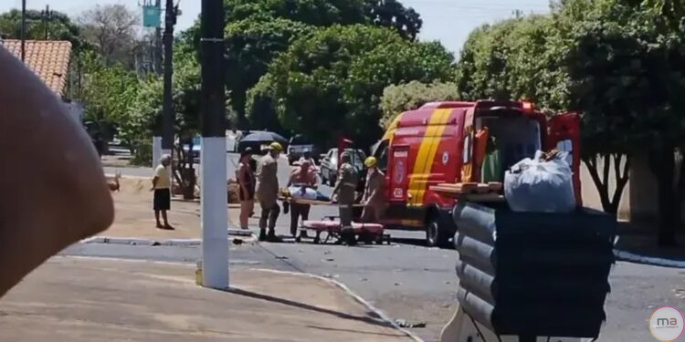 Acidente entre duas motos no Jardim América deixa um ferido