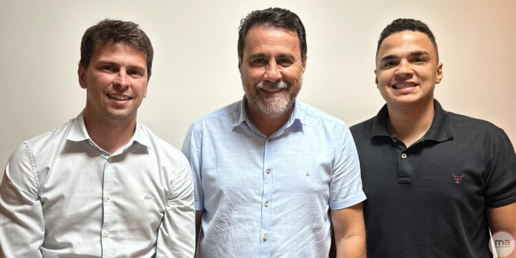 Deputado Veter Martins se Compromete com a Saúde de Morrinhos em Encontro com Prefeito Eleito