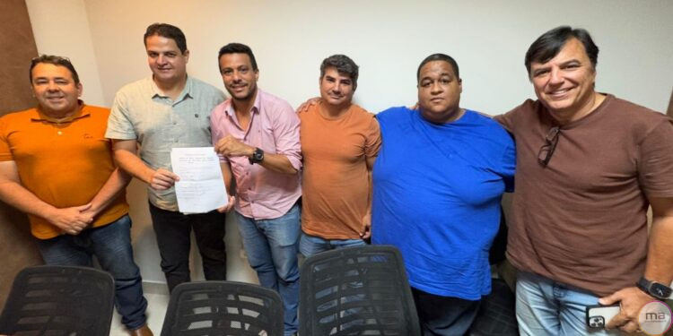 Grupo de Vereadores Liderado por Leandro Ventura Ganha Reforço com Adesão de Alex Timbete