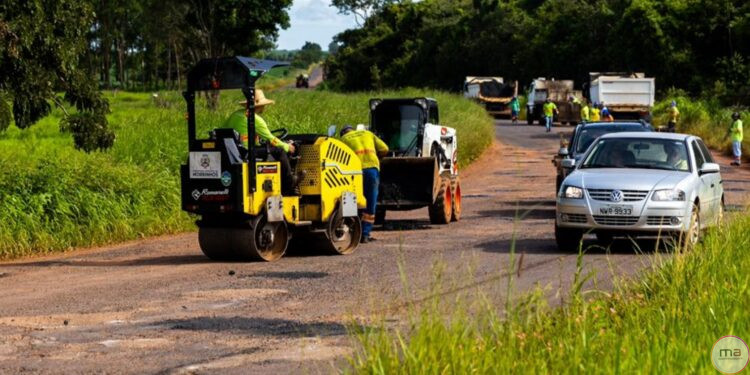 Chuvas interrompem operação emergencial de tapa-buracos na rodovia do Morro da Catraca. Prefeitura retoma na segunda-feira